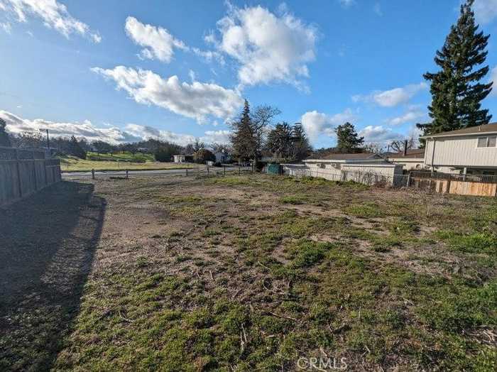 photo 2: 2832 Lakeshore Boulevard, Lakeport CA 95453