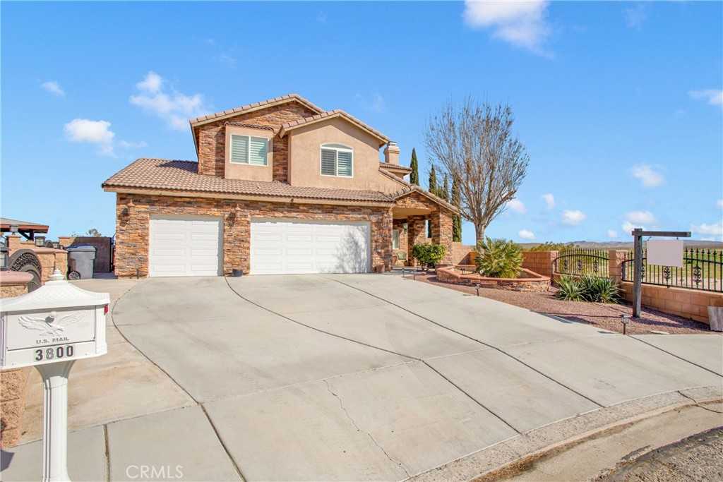 photo 2: 3800 Capella Drive, Barstow CA 92311