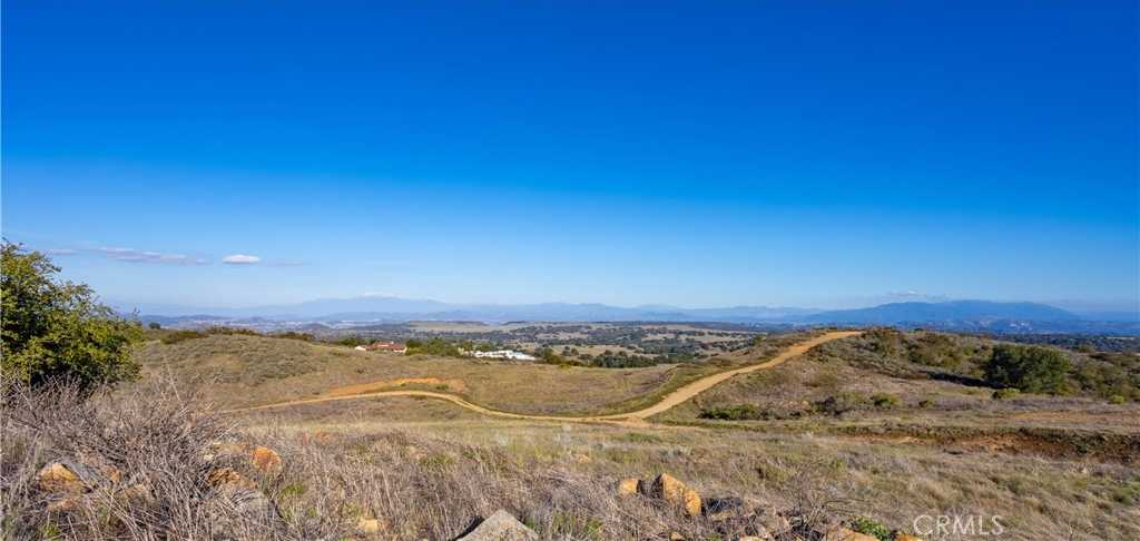 photo 3: Avenida La Cresta, Murrieta CA 92562