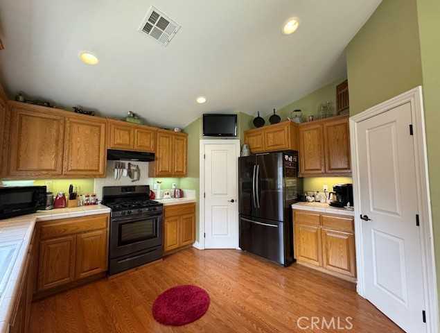 photo 2: 235 Darfo Court, Crestline CA 92325