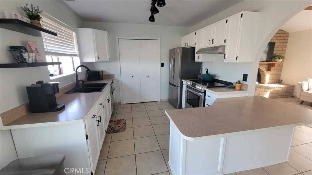 photo 3: 6912 Rio Vista Drive, Big River CA 92242