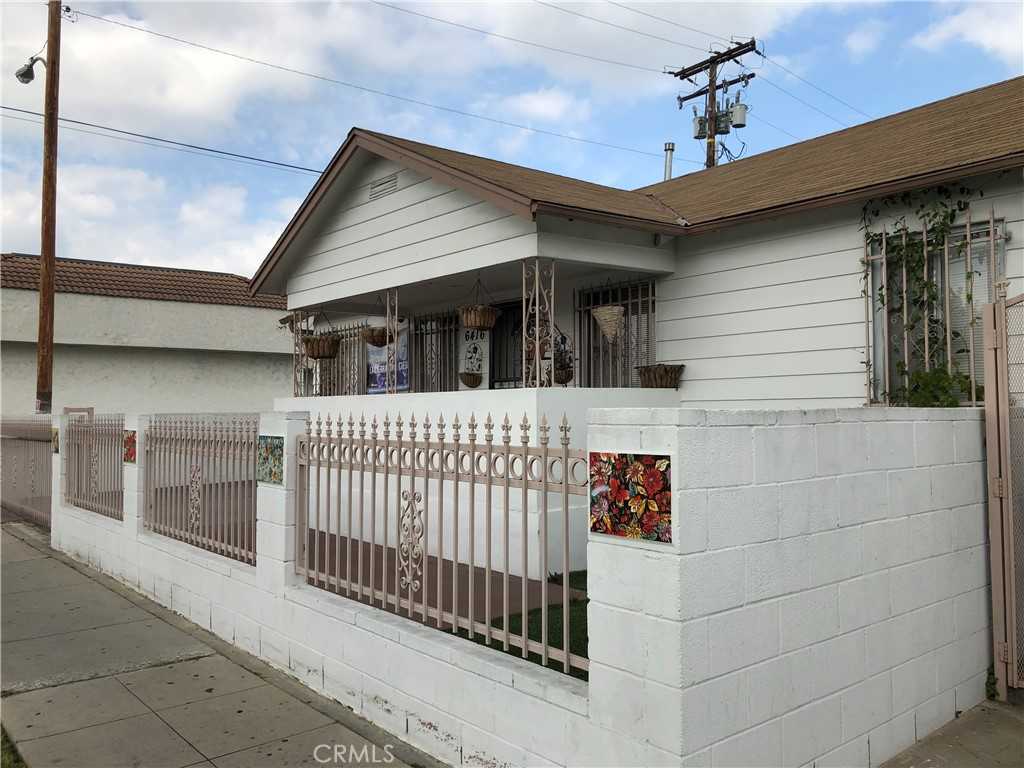 photo 3: 6416 Corona Avenue, Bell CA 90201