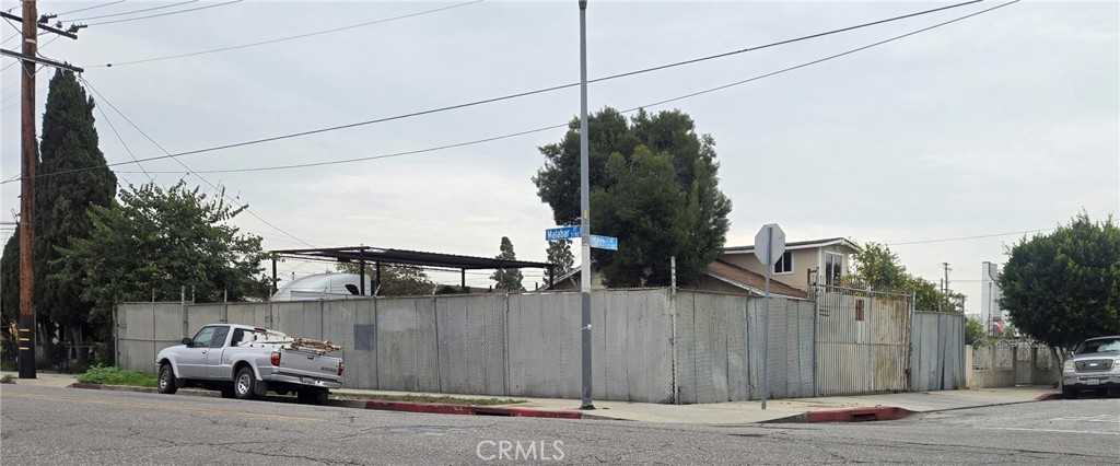 photo 2: 2503 E 58th Street, Huntington Park CA 90255