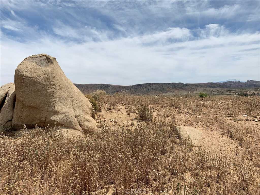 photo 1: 53102 Geronimo Trail, Pioneertown CA 92268