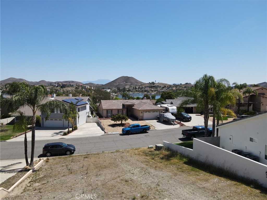 photo 1: 29613 Chaparral Way, Canyon Lake CA 92587