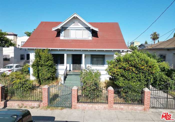 photo 2: 1750 Orchard Avenue, Los Angeles CA 90006