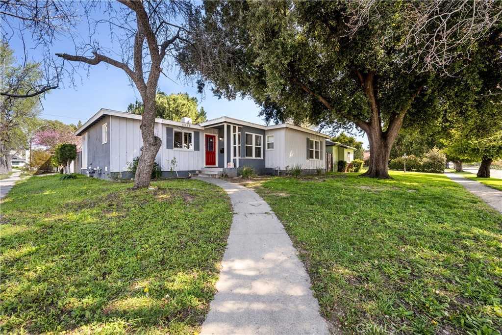 photo 1: 6528 Amigo Avenue, Reseda CA 91335