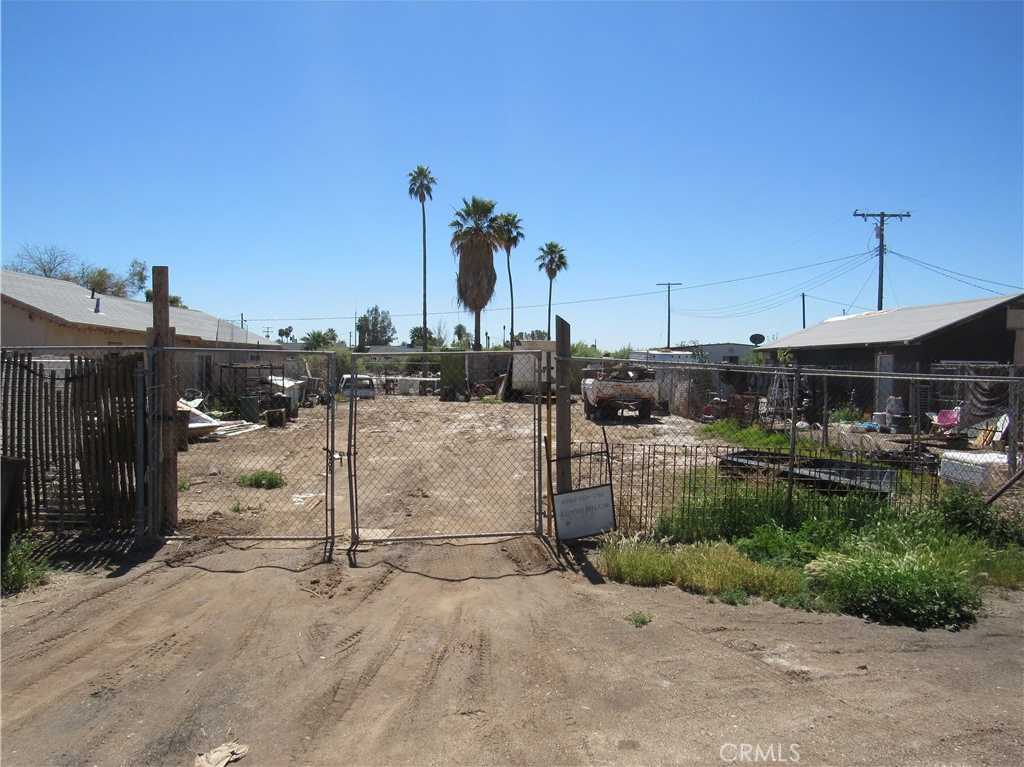 photo 2: Barnard Street W, Blythe CA 92225