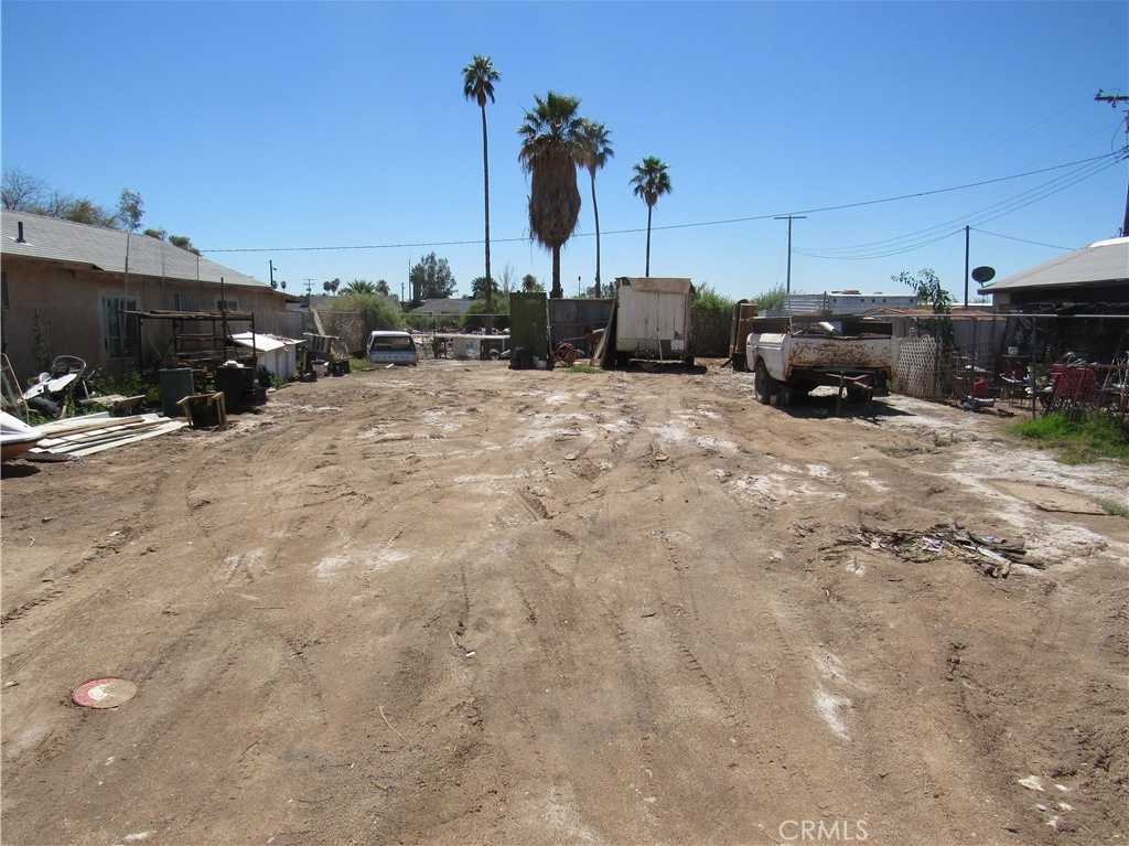 photo 3: Barnard Street W, Blythe CA 92225