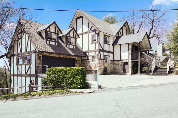 photo 1: 1298 Yellowstone Drive, Lake Arrowhead CA 92352