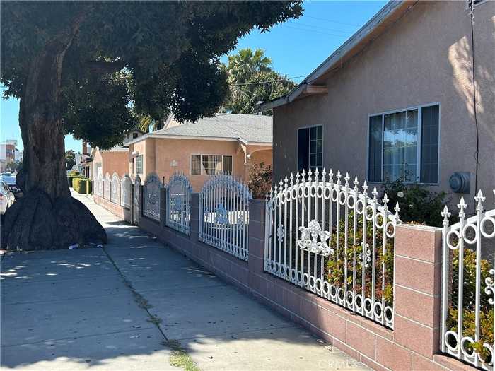 photo 2: 6541 Templeton Street, Huntington Park CA 90255