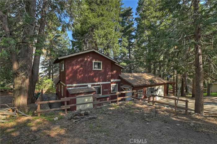 photo 2: 576 Coyote Trail, Cedarpines Park CA 92322