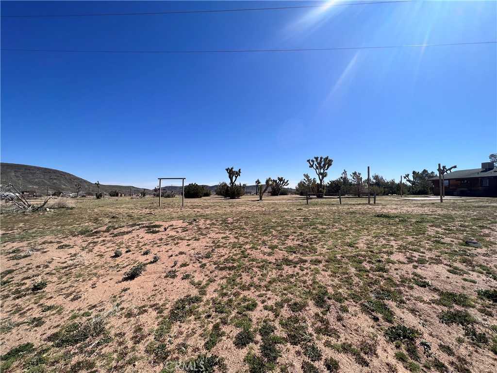 photo 1: Pioneertown Road, Pioneertown CA 92268