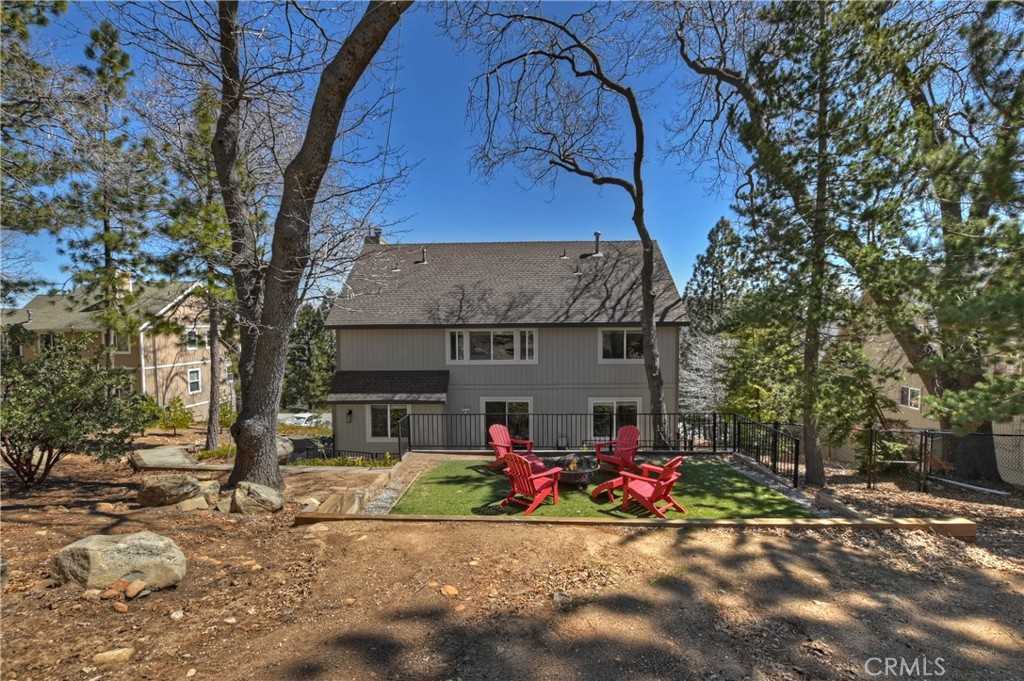 photo 3: 942 Lucerne, Lake Arrowhead CA 92352