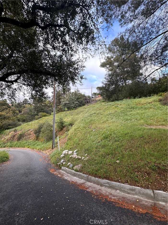 photo 1: Glenhaven Dr, La Canada Flintridge CA 91011