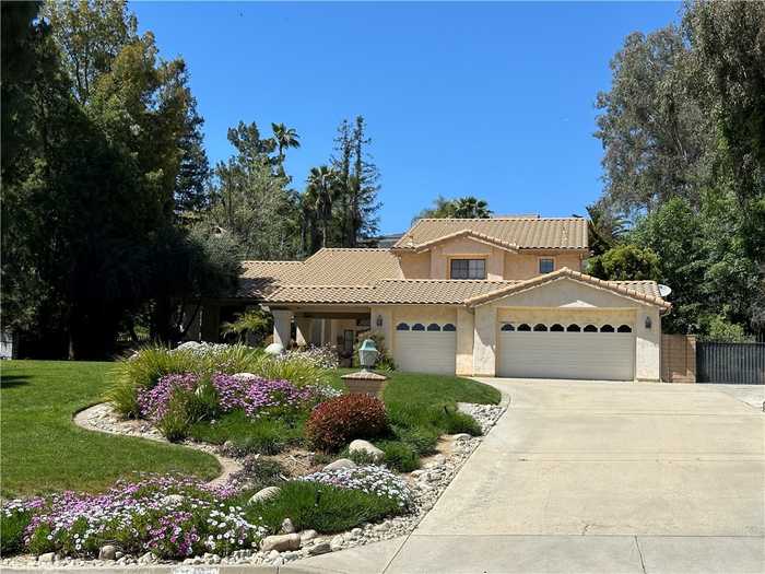 photo 1: 30616 Kristin Court, Redlands CA 92373