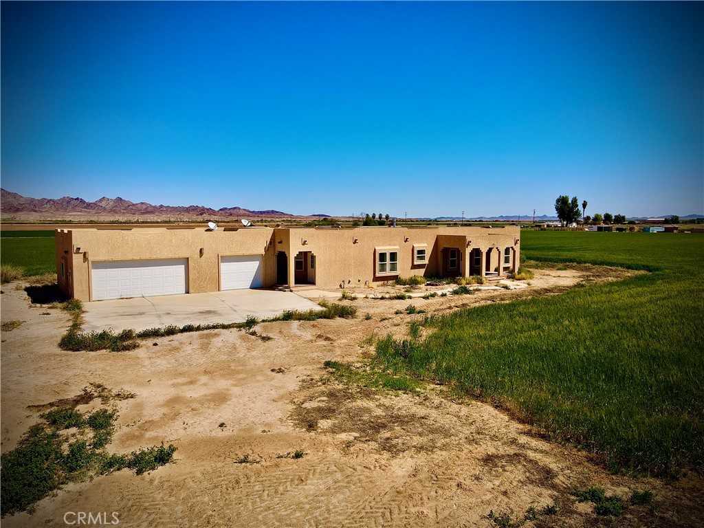 photo 3: 9270 4th Avenue, Blythe CA 92225