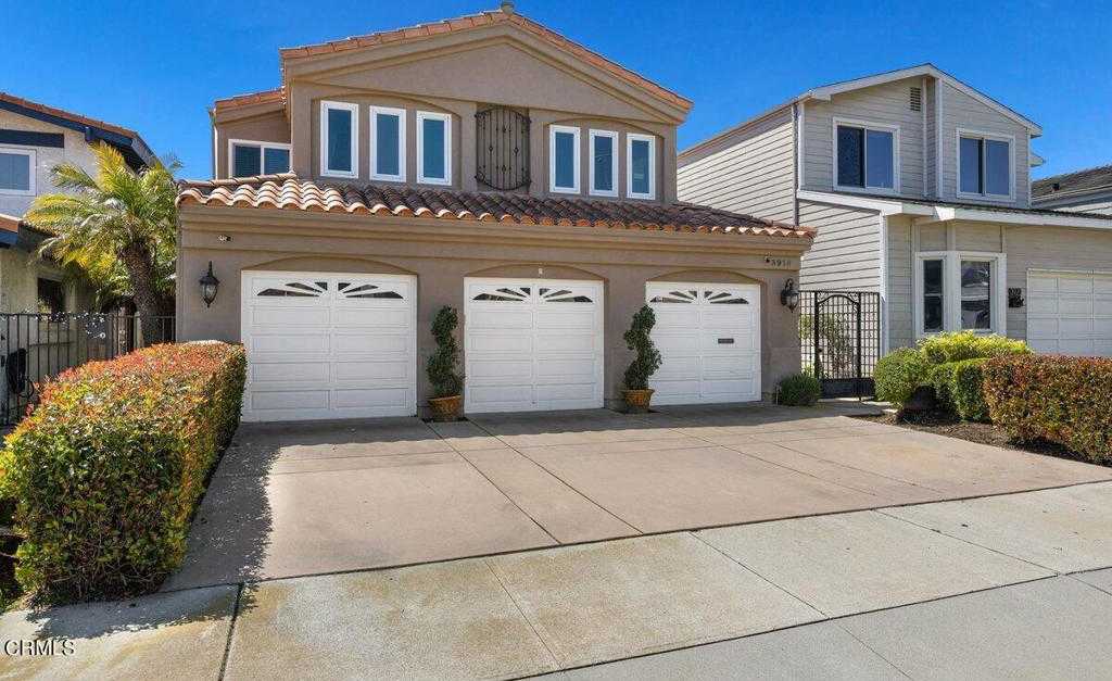 photo 2: 3910 W Hemlock Street, Oxnard CA 93035