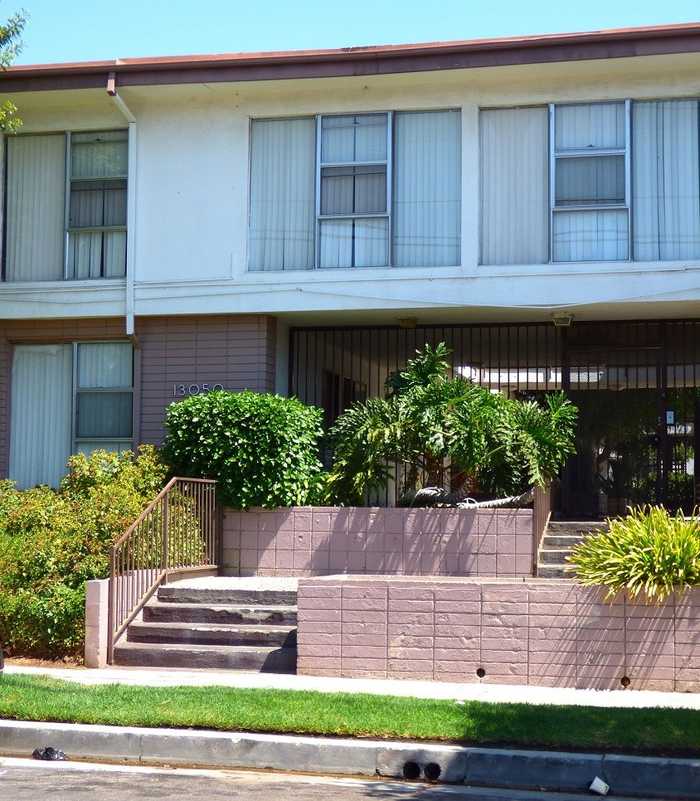 photo 1: 13050 Dronfield Avenue Unit 6, Sylmar CA 91342