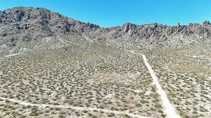 photo 36: 121 CORRALEJO Trail, Lucerne Valley CA 92356