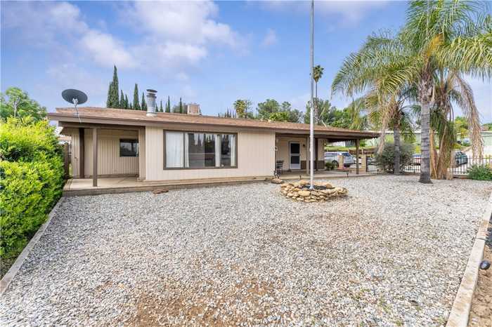 photo 2: 17105 Aragon Drive, Perris CA 92570