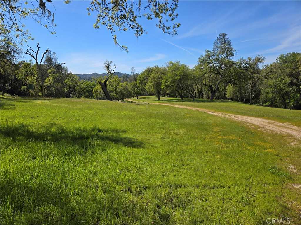 photo 1: 5860 Aluffo Road, Paso Robles CA 93446