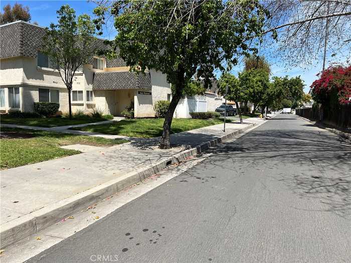 photo 1: 6551 Wystone Avenue Unit 2, Reseda CA 91335