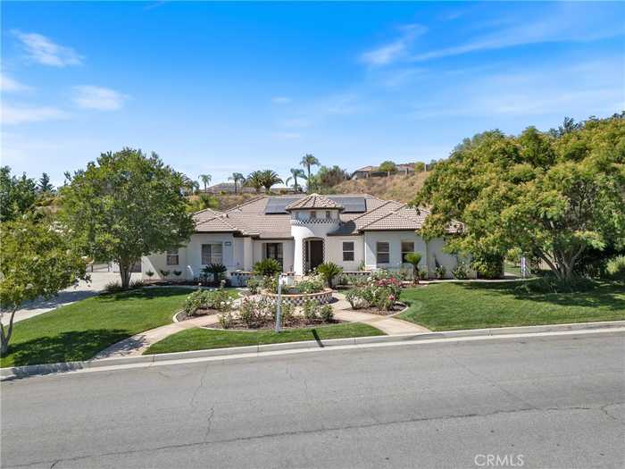 photo 1: 720 Creekside Drive, Redlands CA 92373