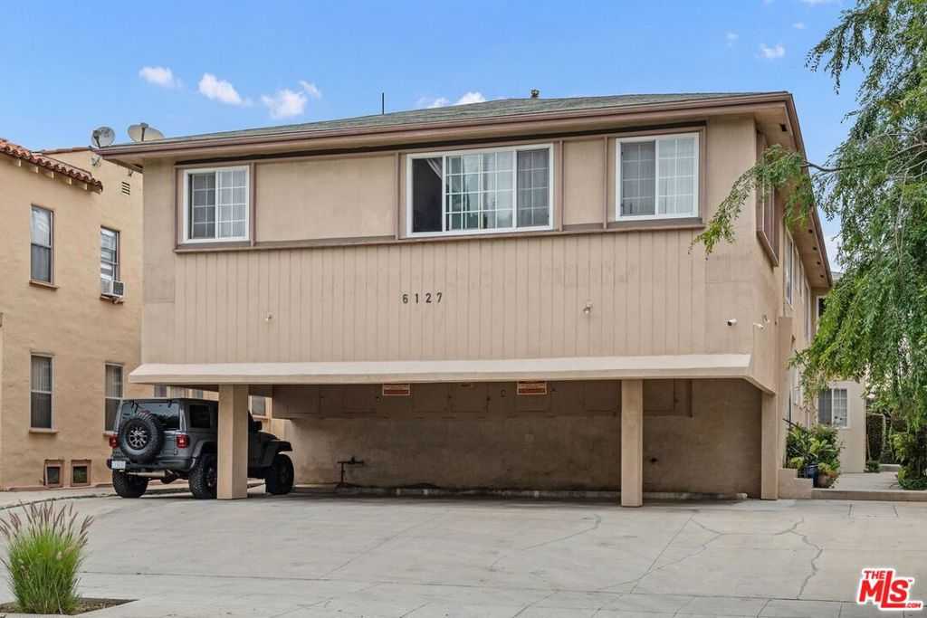 photo 2: 6127 Saturn Street, Los Angeles CA 90035