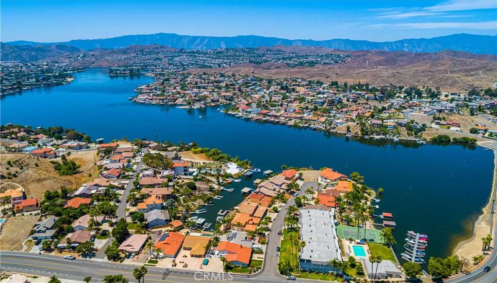 photo 1: Clear Water, Canyon Lake CA 92587