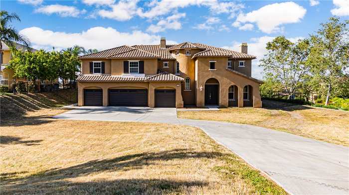 photo 1: 1059 Stowell Ranch Circle, Corona CA 92881