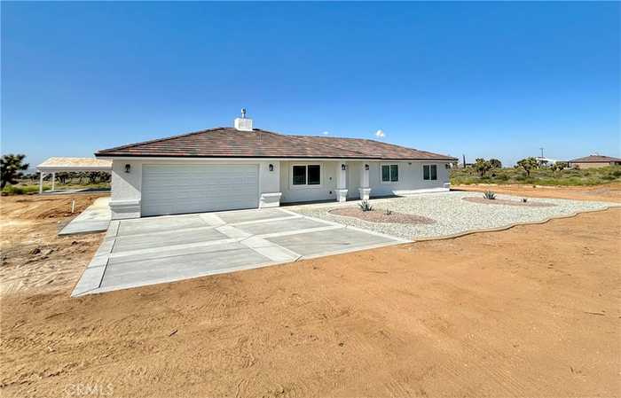 photo 1: 6830 Juniper Road, Phelan CA 92371