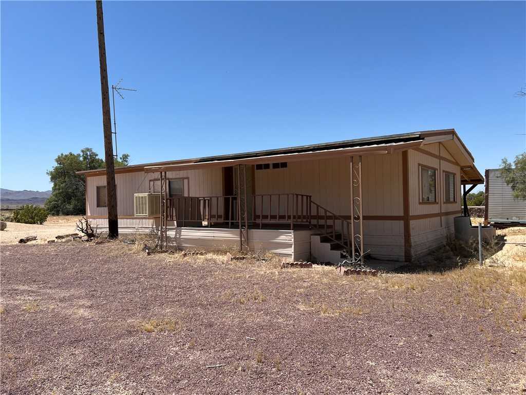 photo 1: 48520 Davis Drive, Newberry Springs CA 92365