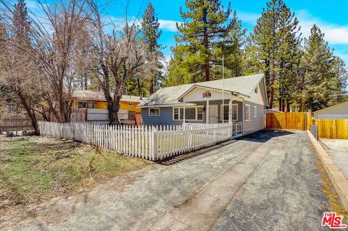 photo 1: 404 Oriole Drive, Big Bear CA 92315