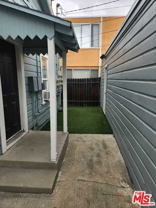 photo 3: 1706 Sherman Place, Long Beach CA 90804