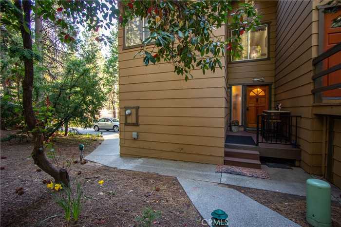 photo 2: 27821 Peninsula Drive Unit 405, Lake Arrowhead CA 92352