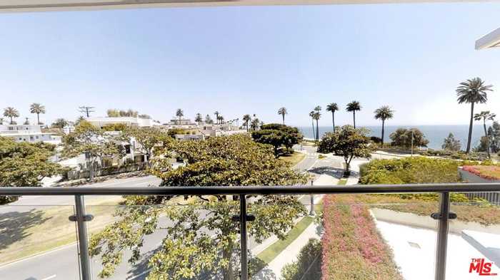 photo 2: 201 Ocean Avenue, Santa Monica CA 90402