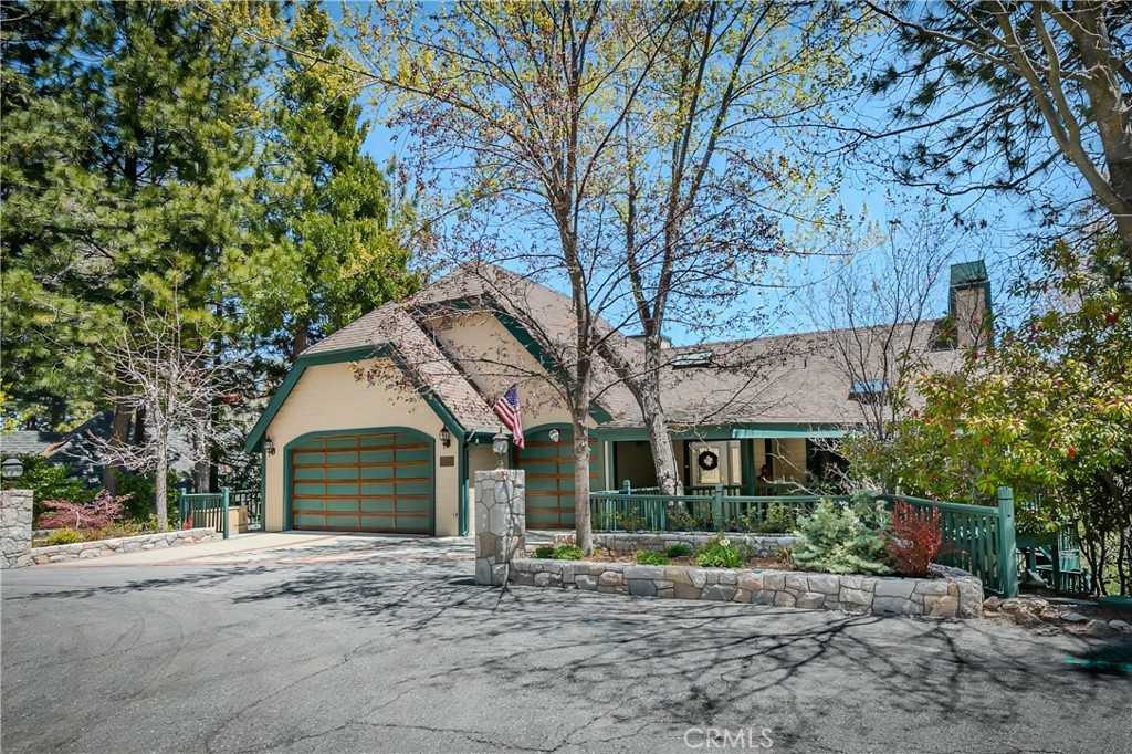 photo 2: 301 Riviera Drive, Lake Arrowhead CA 92352