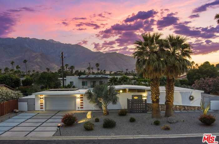 photo 1: 3005 N Biskra Road, Palm Springs CA 92262