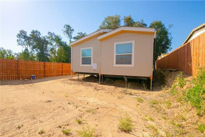 photo 1: Oleander, Lake Elsinore CA 92532