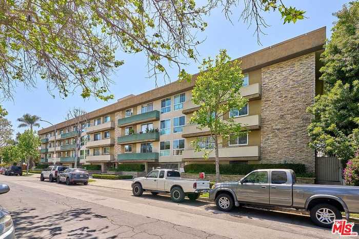 photo 1: 525 N Sycamore Avenue Unit 211, Los Angeles CA 90036