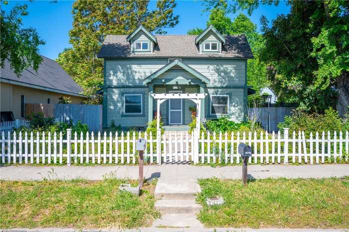 photo 1: 1529 Oak Street, Paso Robles CA 93446