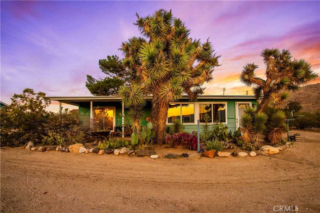 photo 1: 8762 California Avenue, Joshua Tree CA 92252