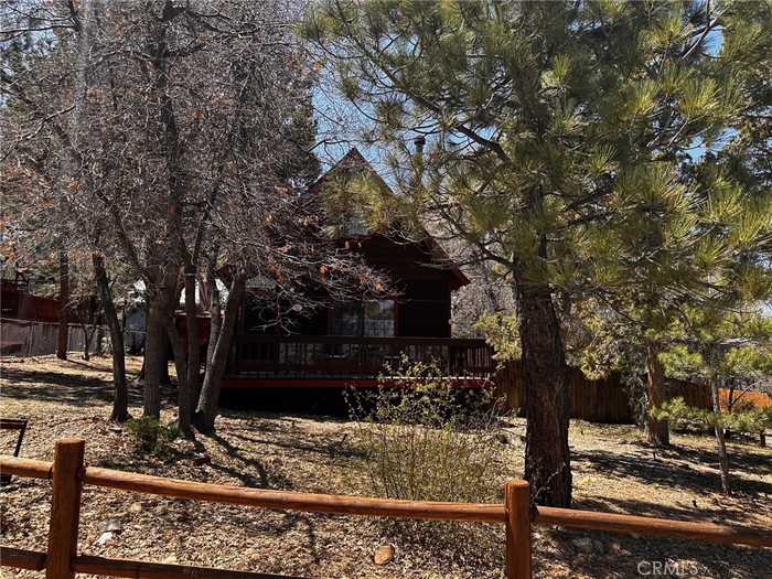 photo 1: 846 Holmes Lane, Sugarloaf CA 92386