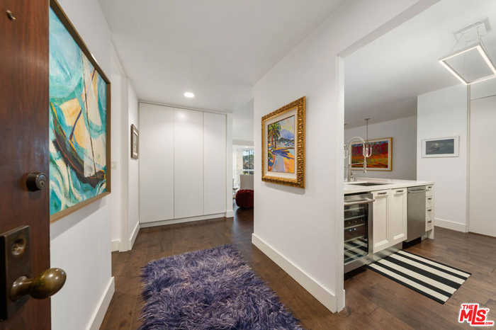 photo 2: 515 Ocean Avenue, Santa Monica CA 90402