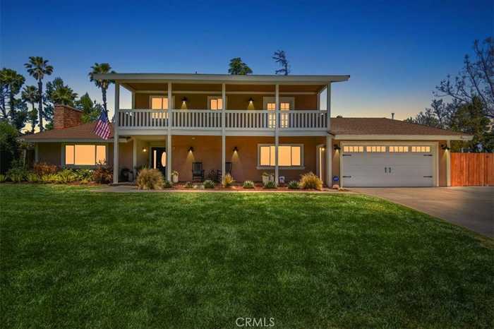 photo 2: 6053 Enfield Place, Riverside CA 92506