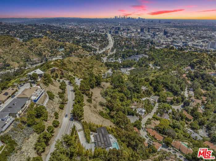 photo 2: 7060 W Mulholland Drive, Los Angeles CA 90068