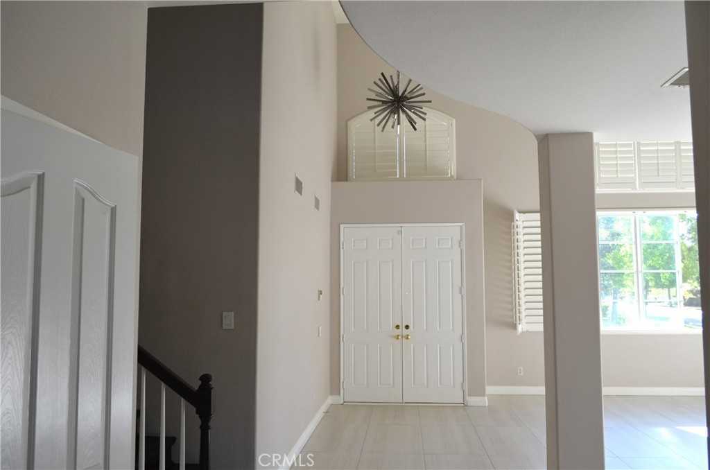 photo 3: 11552 Brookrun Court, Riverside CA 92505