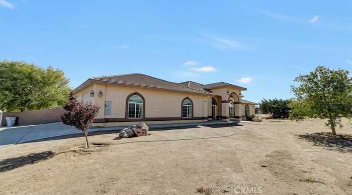 photo 2: 9269 Daisy Road, Oak Hills CA 92344