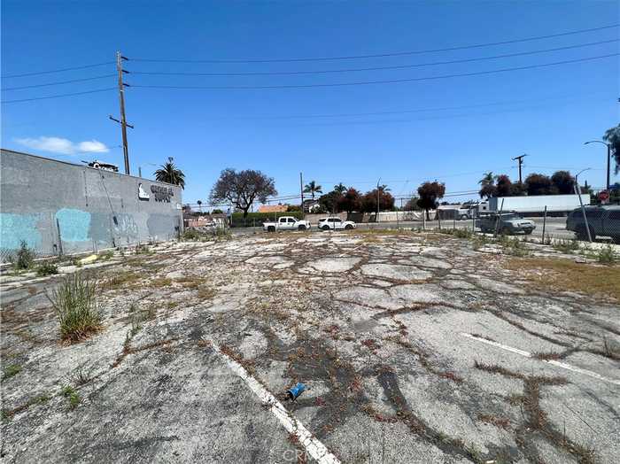 photo 2: 1900 W Willow Street, Long Beach CA 90810